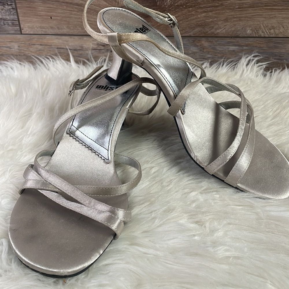 UNLISTED by KENNETH COLE Jessica U49486 Ankle Strap Womens Sandal Heels, SZ 7.5